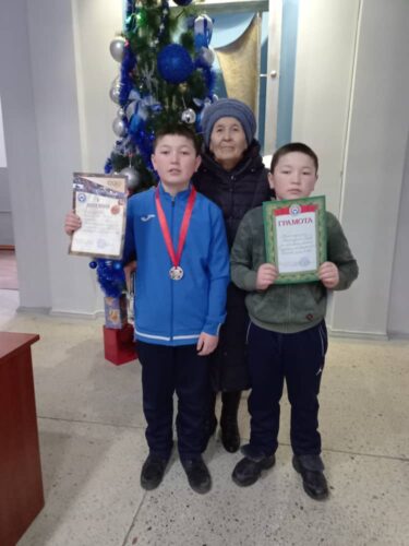 Токтогулов Жоодар и Токтогулов Айдар заняли первое место в шахматном фестивале "Белый снег - 2022", проведенном в городе Бишкек